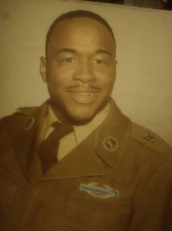 Hoise Bell wearing his Army dress uniform.